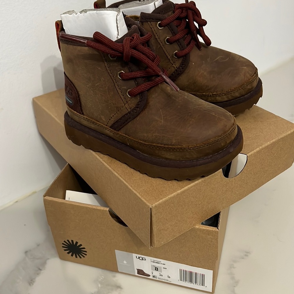 TODDLER UGGS 🤍